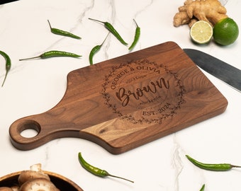 Engraved Couple Name and Last Name Cutting Board, Personalized Walnut Kitchen Board with Handle, Wedding Gifts, Custom Kitchen Decoration