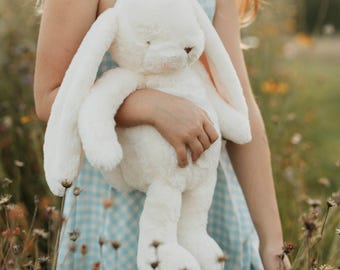クリーム色のパーソナライズされた名前入り12インチのウサギ