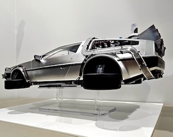 Soporte acrílico para el DeLorean V2 de Hot Toys