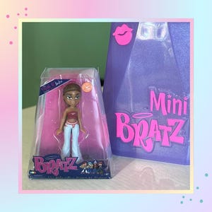 Mini Bratz Series 1 Flashback Minis Flaunt It Sasha