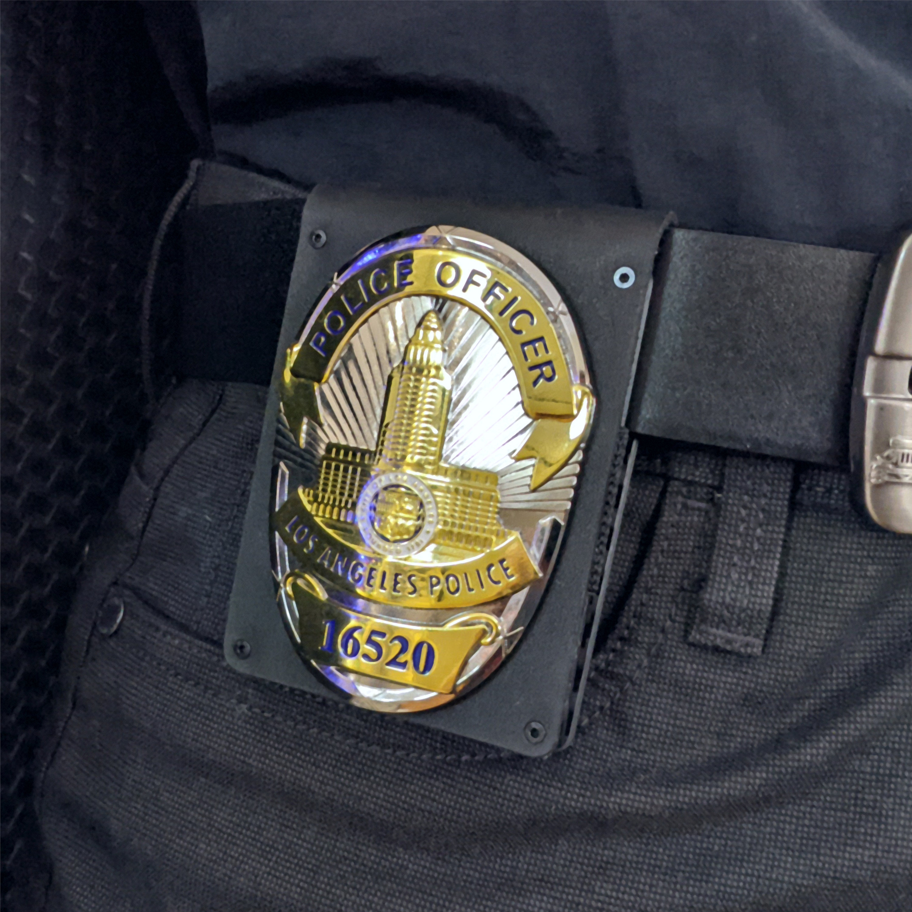Belt badge clearance