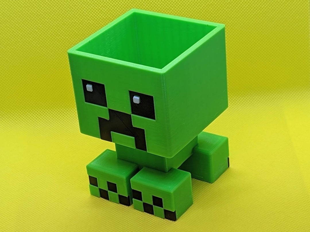 Creeper Minecraft Happy Sculpture