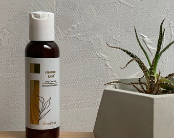 Mild återfuktande ansiktstvätt, hyaluronsyra, havre, aloe vera, känslig hud