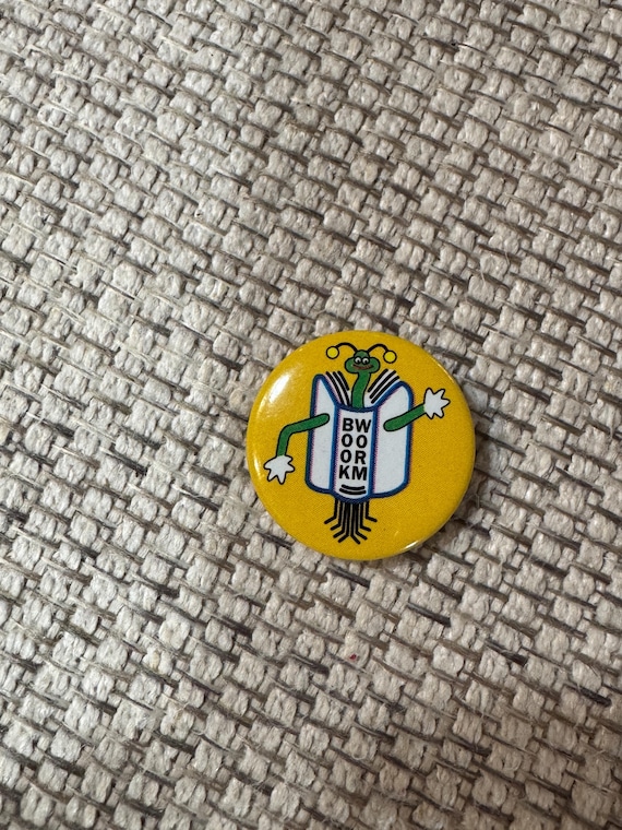 Vintage Bookworm BWORM Button Single Publisher Promo Pin Book Fair Ephemera