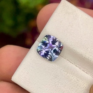 Natural Pleochroism Tanzanite Cushion Colour Change From Sides 2.47 Carat Flawless Lustrous Least Found Colour Change Tanzanite