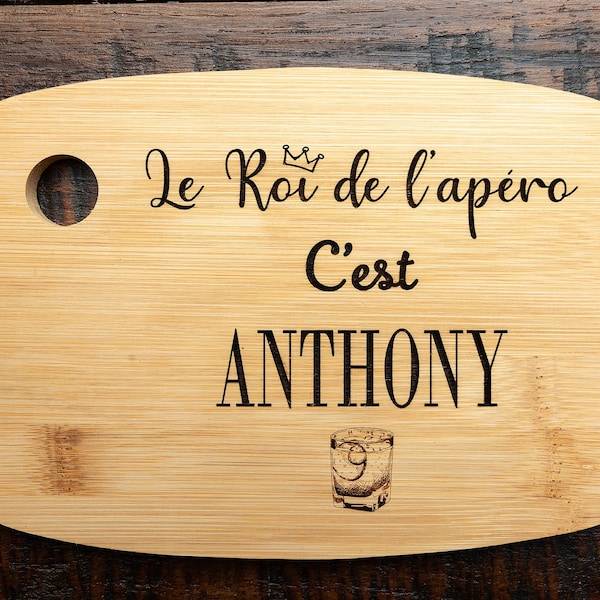 Planche "Le roi de l'Apéro" en bambou personnalisable