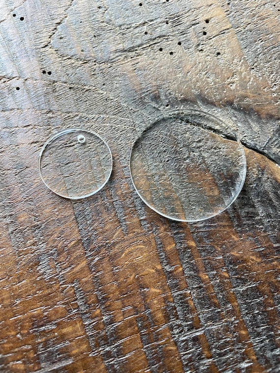Disques en acrylique transparent plexiglas (2mm) à partir de 20mm pour bijoux et créations.