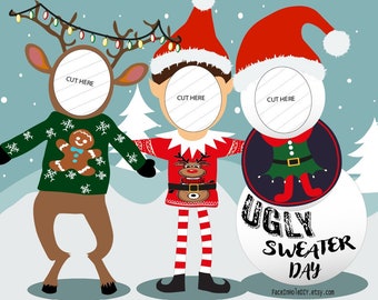 Puede incluir: Un accesorio de cabina de fotos imprimible con tres personajes festivos: un reno, un elfo y un muñeco de nieve. Cada personaje tiene un círculo en blanco para la cara, con el texto "CUT HERE" encima de cada círculo. El reno lleva un suéter verde con un diseño de hombre de jengibre, el elfo lleva un suéter rojo con un diseño de reno y el muñeco de nieve lleva un disfraz de elfo verde. El texto "UGLY SWEATER DAY" está impreso debajo del muñeco de nieve. El fondo es azul claro con copos de nieve.