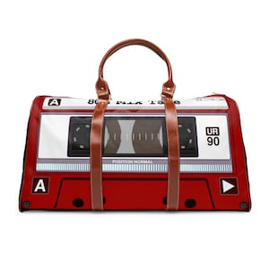Red 80&#39;s Retro Metro Vintage Cassette Tape Deck Travel Bag,Music-Inspired Adventures, Nostalgic Suitcase, Cassette Waterproof Travel Bag