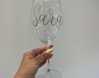 Spersonalizowany kieliszek do wina z winylu