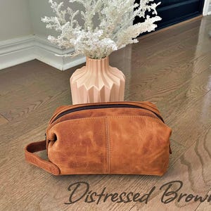 Personalized Leather Toiletry Bag, Full Grain Dopp Kit, Custom Engraved Travel Bag, Gift For Groomsmen, Anniversary, Graduation DISTRESSD BRWN STNDR