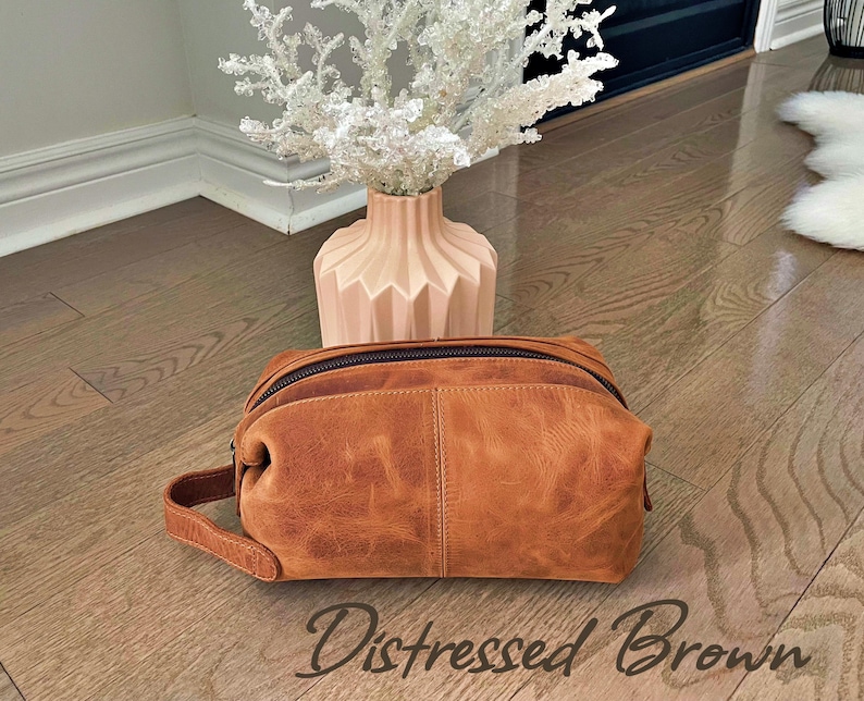 Personalized Leather Toiletry Bag, Full Grain Dopp Kit, Custom Engraved Travel Bag, Gift For Groomsmen, Anniversary, Graduation DISTRESSD BRWN STNDR