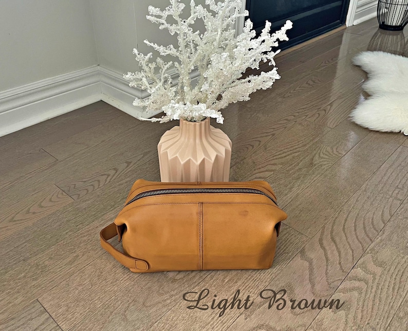 Personalized Leather Toiletry Bag, Full Grain Dopp Kit, Custom Engraved Travel Bag, Gift For Groomsmen, Anniversary, Graduation LIGHT BROWN LARGE