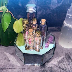 Trinket curiosity vials