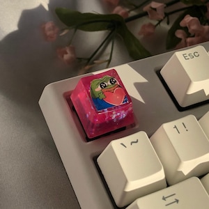 Customizable Peepo Love Keycap! | Cherry MX OEM Profile | Mechanical Keyboard