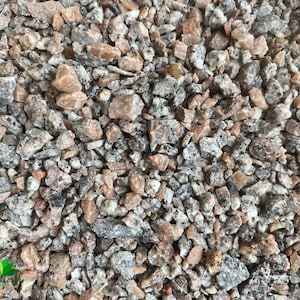 RHS Horticultural Potting Grit. Lime Free washed granite angular grit
