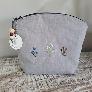 Handbestickte  Kosmetiktasche