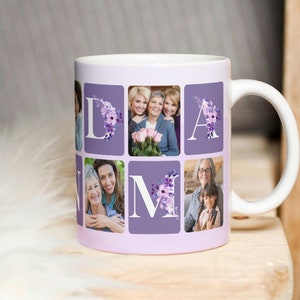 Puede incluir: Taza de cerámica blanca con fondo morado y un collage de fotos de mujeres. Las fotos están dispuestas en una cuadrícula y cada foto está rodeada de un borde morado con detalles florales blancos. Las letras "MOM" están escritas en el centro de la taza, con cada letra rodeada de flores moradas.