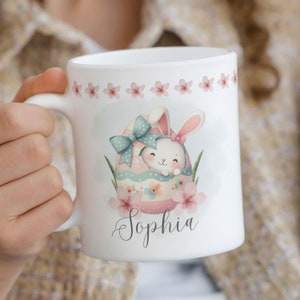Tazza personalizzata con design a forma di coniglietto pasquale in formato PNG, tazza con coniglietto acquerello floreale, tazza con stampa a sublimazione a forma di uovo di Pasqua in formato PNG, download immediato con trasferimento termico.