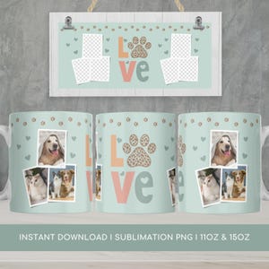 Puede incluir: Una taza azul claro con la palabra "LOVE" y un diseño de huella de pata. La taza presenta fotos de perros y gatos. Un adorno de pared a juego con el mismo diseño está encima de la taza.