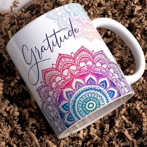 Tazza con design a sublimazione Mandala, modello di design PNG Mandala, design di trasferimento della gratitudine PNG, tazza Mandala della gratitudine, regalo del Ringraziamento.