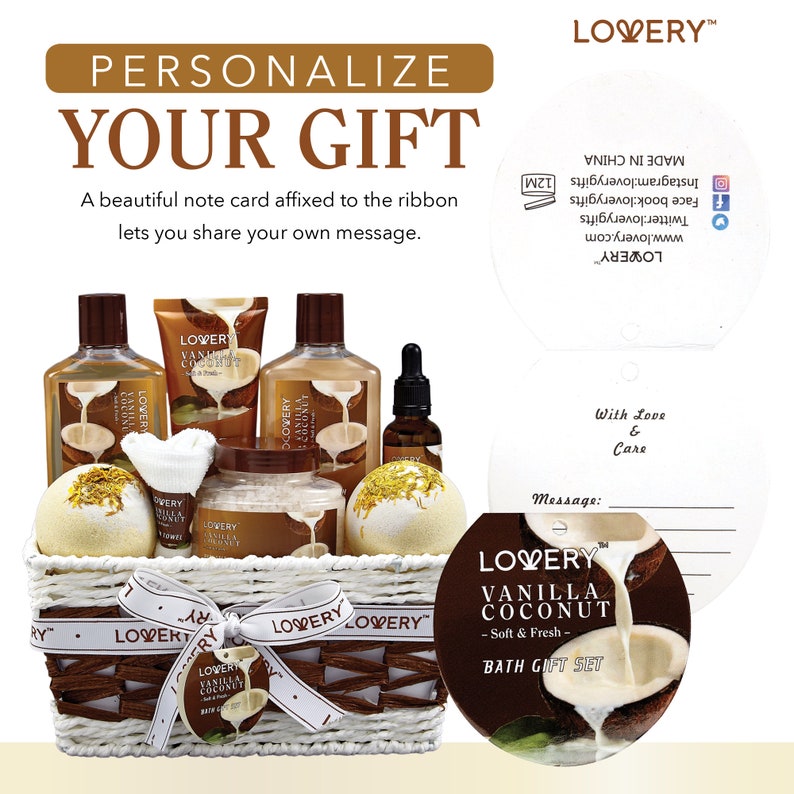 Pu&ograve; includere: Un cesto di vimini bianco pieno di un set regalo da bagno alla vaniglia e cocco. Il set include bombe da bagno, bagnoschiuma, lozione, sali da bagno e una piccola bottiglia di olio. Il cesto &egrave; decorato con un nastro bianco e un'etichetta che dice "Con amore e cura".