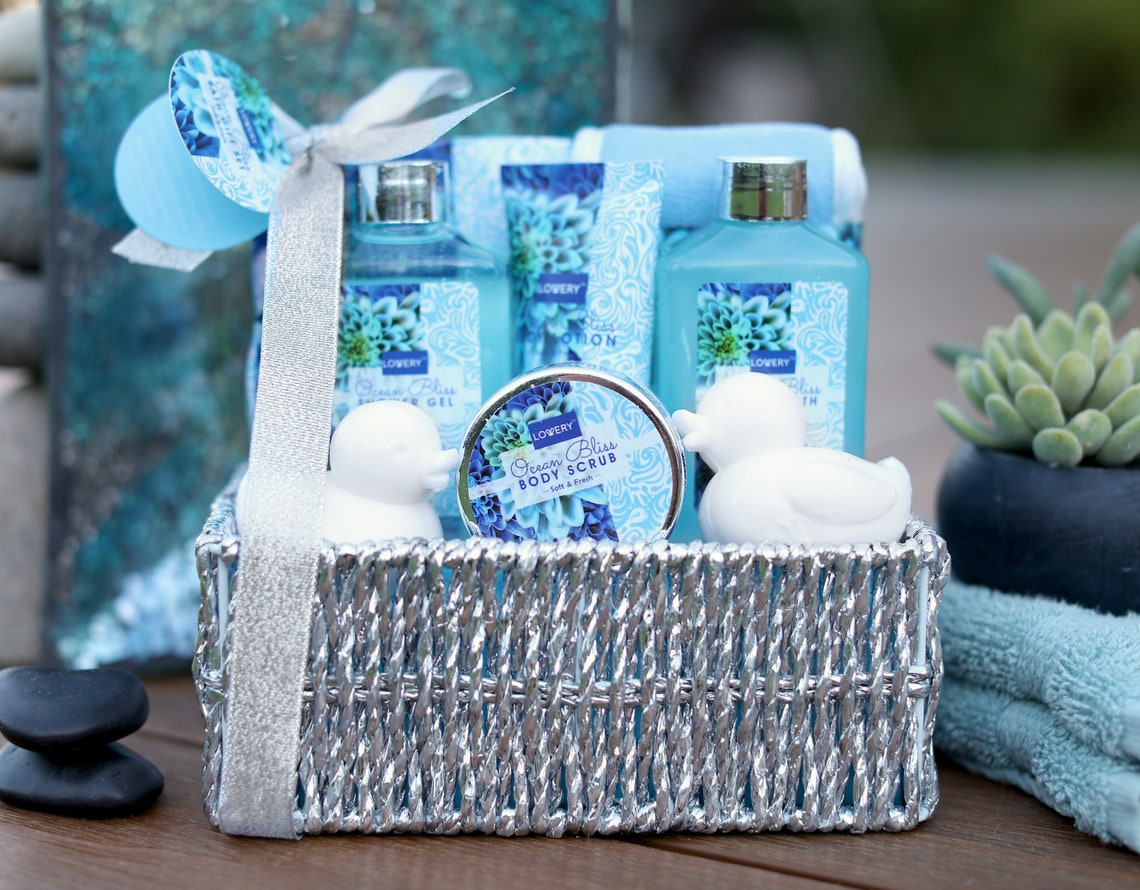 Handwoven Spa Gift Basket in Heavenly Ocean Bliss Scent