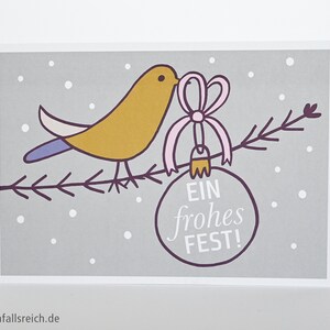 Weihnachtskarte, Gruß frohes Fest, Weihnachtsvogel mit Christbaumkugel, Schnee, Klappkarte mit Umschlag, Geschenkgutschein