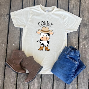 Cowdy Howdy Cowboy Cow Toddler and Youth Shirt, Country Western Beige Toddler Shirt, Farmer&#39;s Son, Ranch Toddler, Cows, Cowboy Youth Shirt