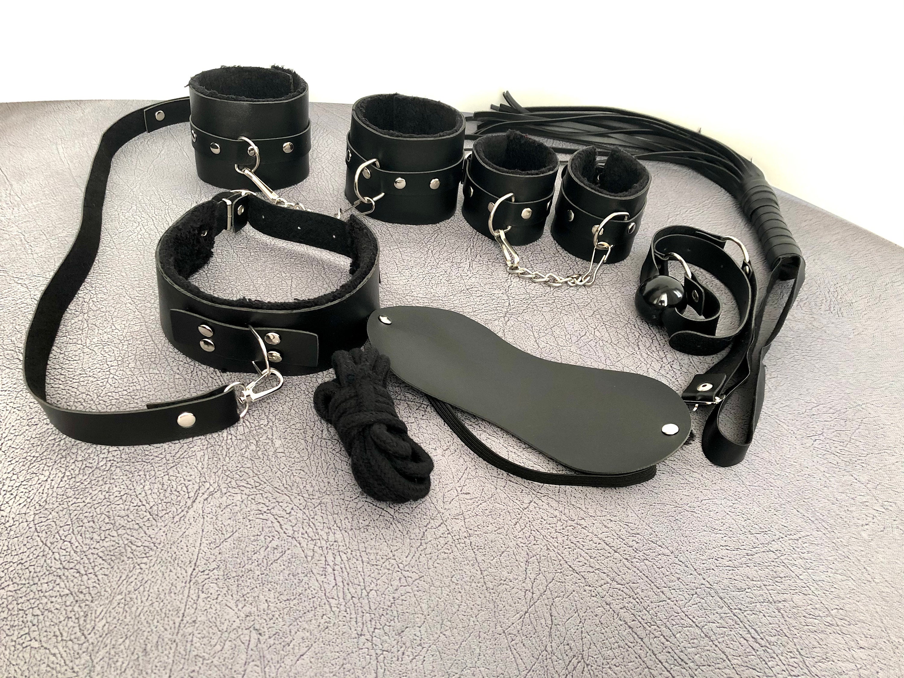 7 Pieces Bondage Kit Beginners BDSM Set Includes Handcuffs, Gag, Choker,  Mask, Rope, Leash, Whip, Master Submissive Daddy 