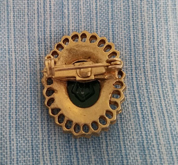 Victorian Style Brooch Pin Made with a VINTAGE CA… - image 7