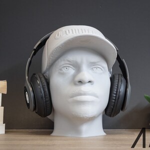 Eazy E | Headphone Holder, Gaming Accessories, Desktop, Eazy E Bust