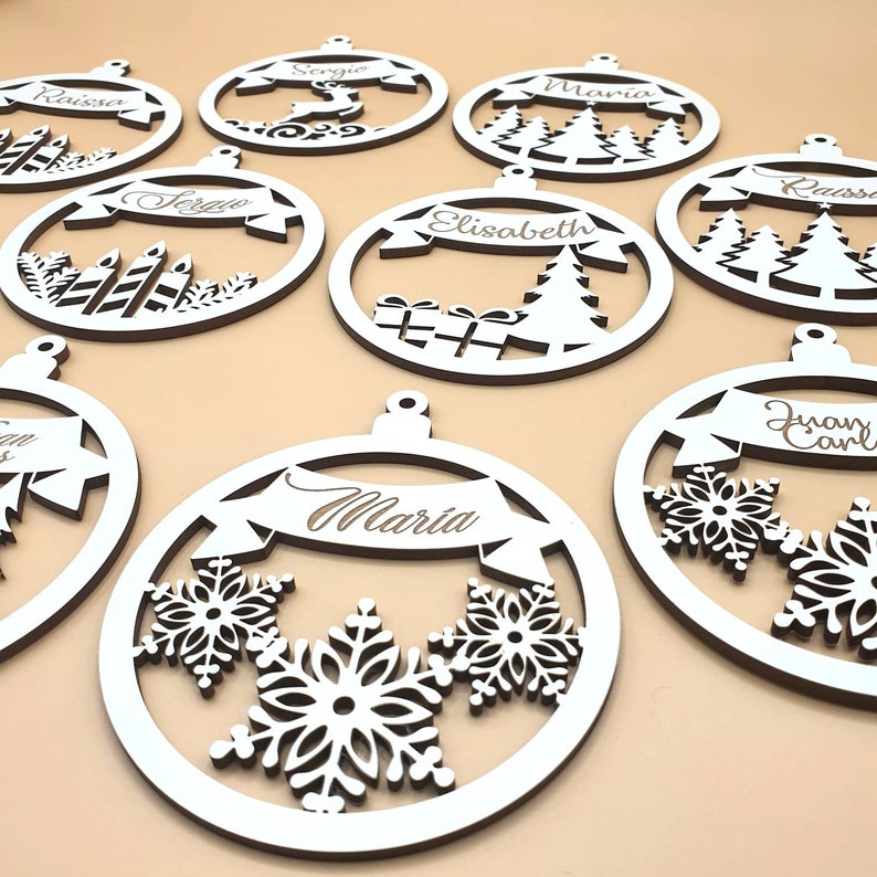 Bolas Navidad Personalizadas en madera con NOMBRE GRABADO para colgar en arbol de navidad image 2