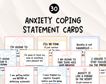 Könnte beinhalten: Dreißig bunte Karten mit positiven Affirmationen, um mit Angst umzugehen. Jede Karte hat ein anderes Design und eine kurze, ermutigende Botschaft. Die Karten enthalten Sätze wie "Ich werde schon durchkommen", "Ich bin okay" und "Angst ist nicht gefährlich".