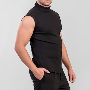 Mouwloze coltrui / herentanktop met onafgewerkte zoom / Minimalistische geribbelde coltrui in zwart