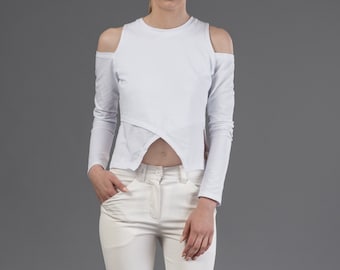Crossover crop top / White off shoulder tee / Minimalist top / Cut out shoulder top / Elegant long sleeve tee / Crop top / Designer shirt