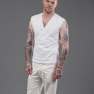 Weißer Kimono Tank Top / Herren Kimono Tank / Futuristischer Kimono in weiß / Minimalistischer Kimono / Futuristischer Kimono Top / Avantgarde Top