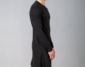 T-shirt with side slits / Longline tee in black / Minimalist top in back / Crew neck top with long sleeves