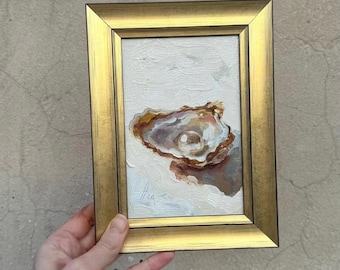 Pintura de ostra perla en concha. Arte de ostras. Pequeño óleo enmarcado de 4x6. Regalo único para ella.