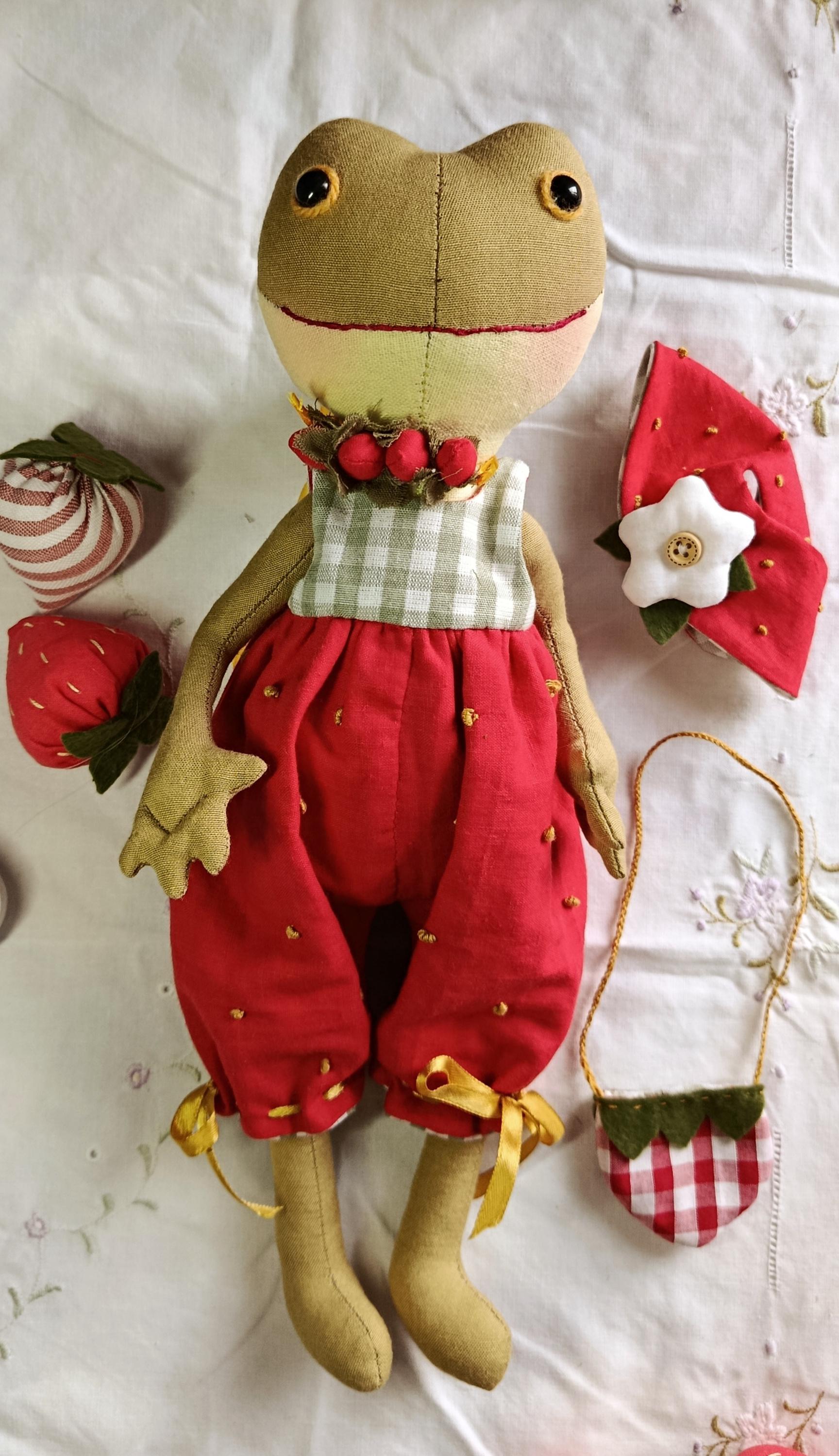 DIY Summer Frog Sewing Pattern - Pdf+tutorial. Strawberry Decor ...