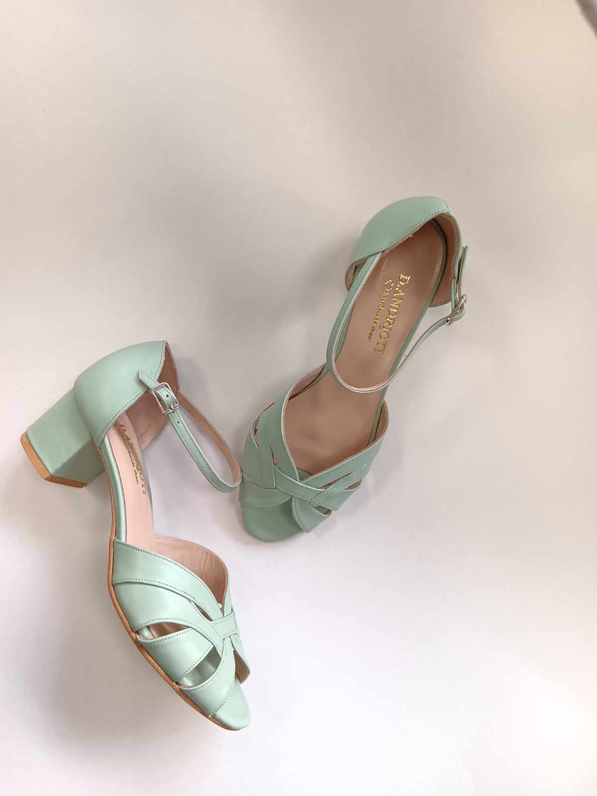 Mint green heels España