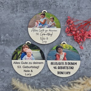 Foto Geschenk Geburtstagskarte Anhänger Rund Holz 9cm mit Bild und Name Personalisiert / Glückwunschkarte Holz / Geschenke Anhänger