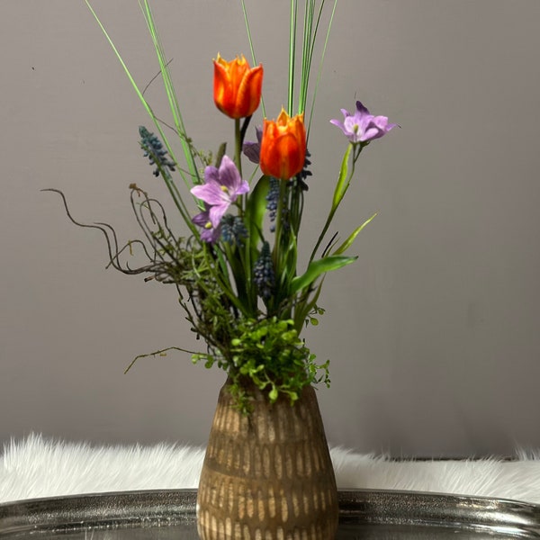 Frühlings Strauß mit Vase in Holz Natur Tulpen Seidenblumen