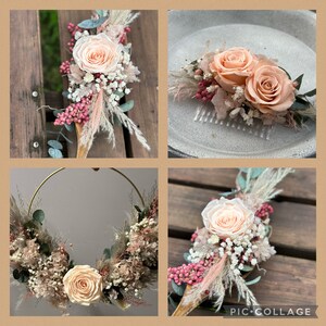 Könnte beinhalten: Vier Arrangements aus getrockneten Blumen in verschiedenen Stilen. Die Arrangements zeigen rosa und weiße Rosen, getrocknete Gräser und kleine rosa Beeren. Die Arrangements werden auf einer Holzoberfläche präsentiert.