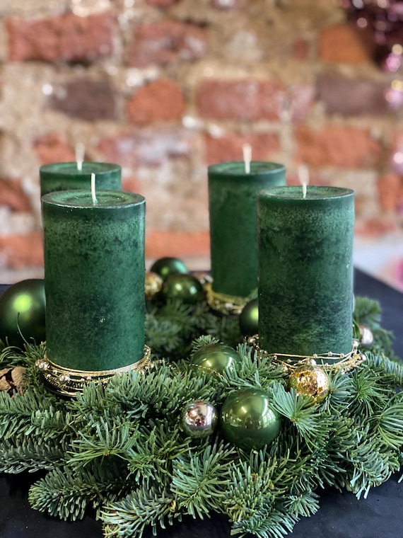 Vorbestellung Adventskranz „green candle „ frische Tanne Kerzen Kugeln Zapfen