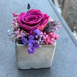 Composizione di rose, rose Infinity, fiori secchi preservati a lunga durata, matrimonio