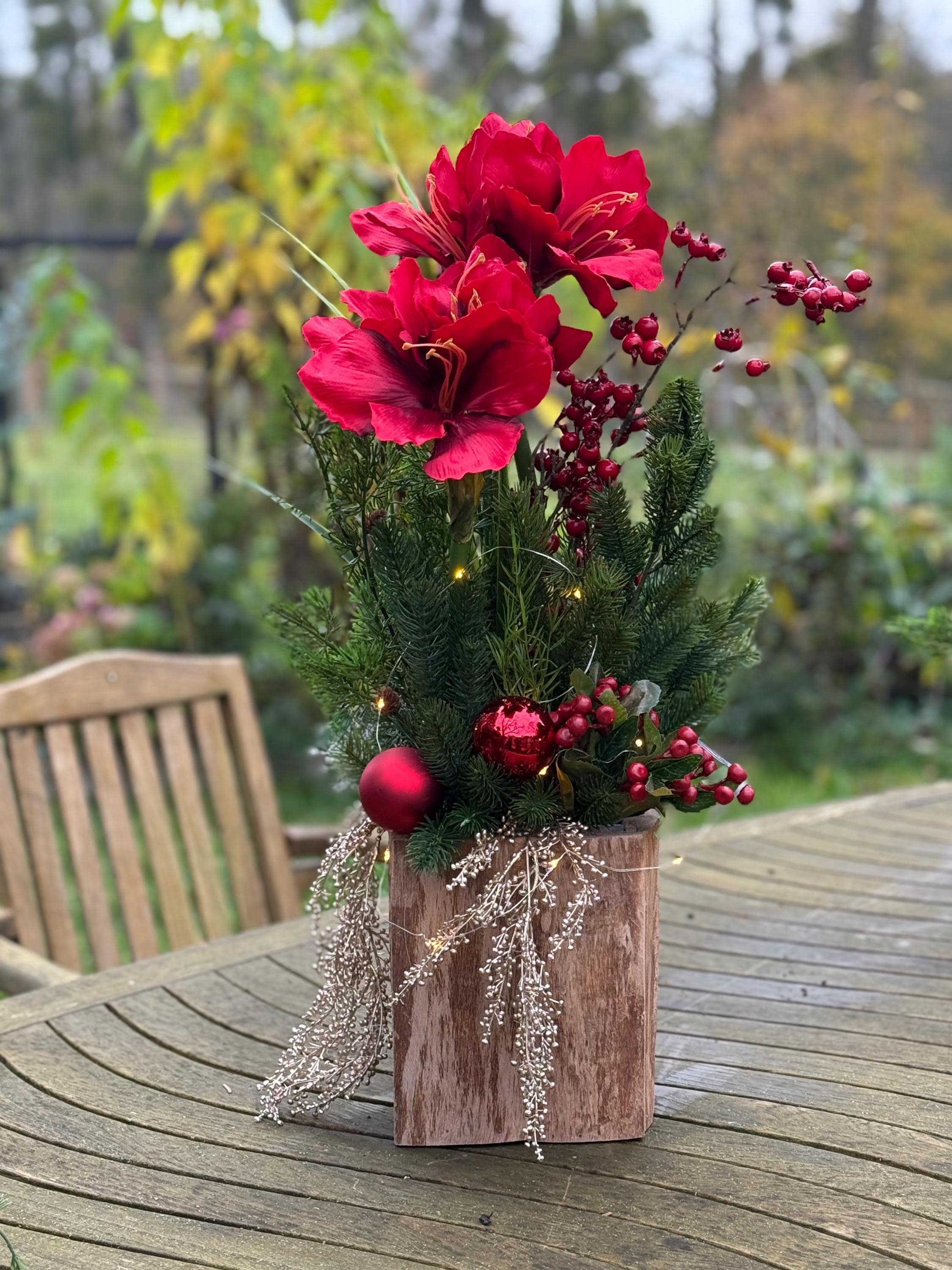Grave christmas arrangement for vase