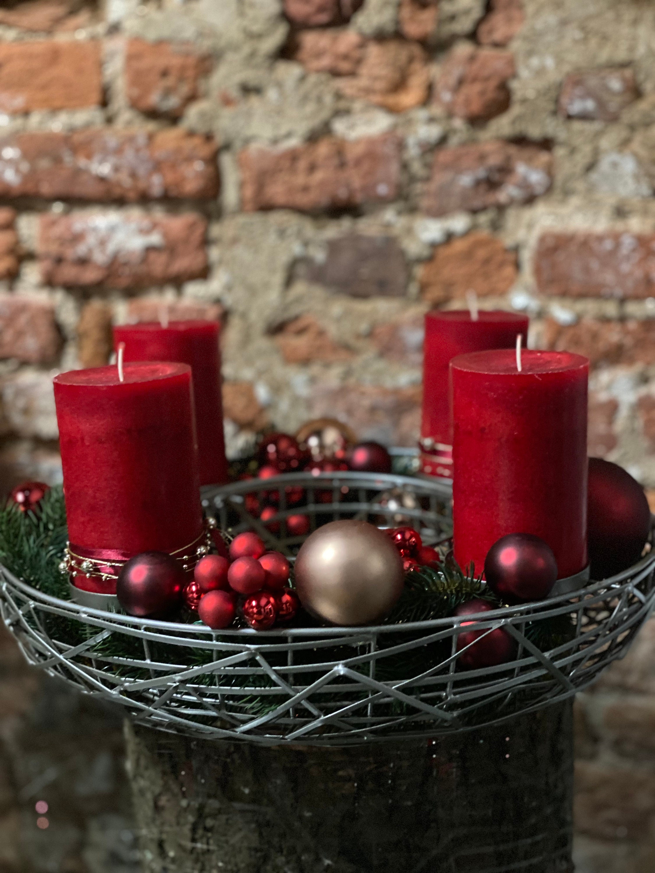 Adventskranz im Gestell „rote Weihnachten „