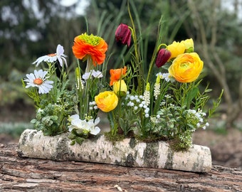 Tischgesteck „ „bunter Frühling „ Seidenblumen Ranunkeln bunt