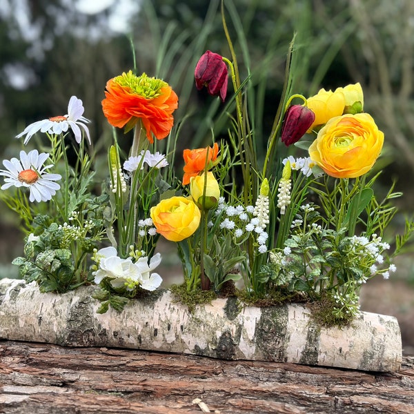 Tischgesteck „ „bunter Frühling „ Seidenblumen Ranunkeln bunt